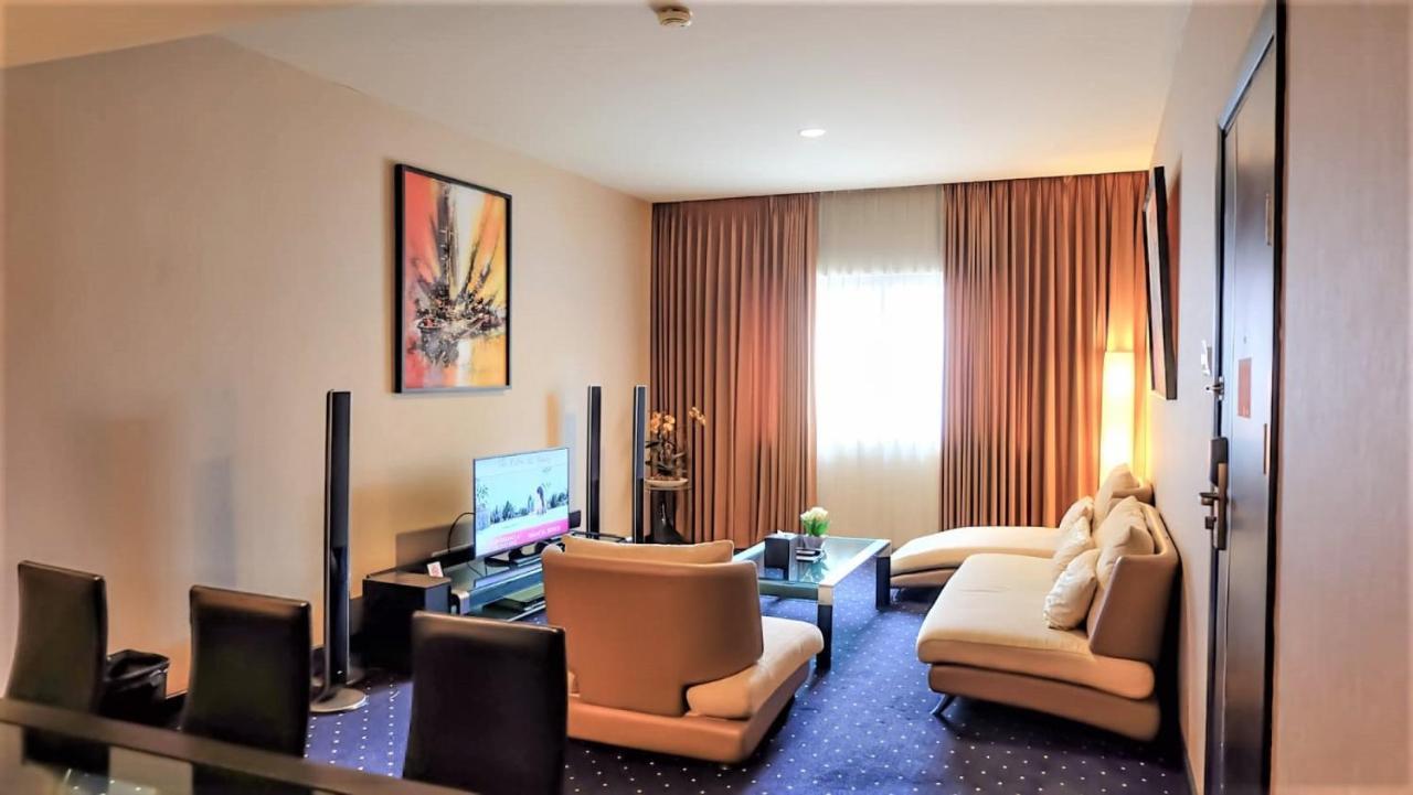 Swiss-Belhotel Silae Palu Exterior photo