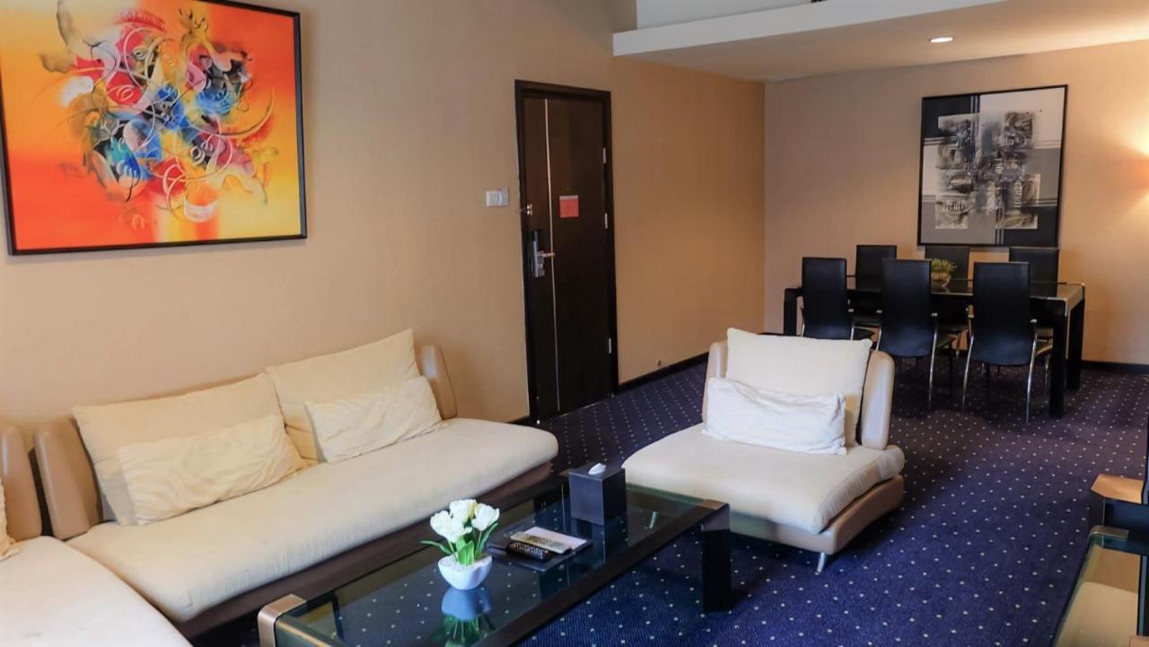Swiss-Belhotel Silae Palu Exterior photo