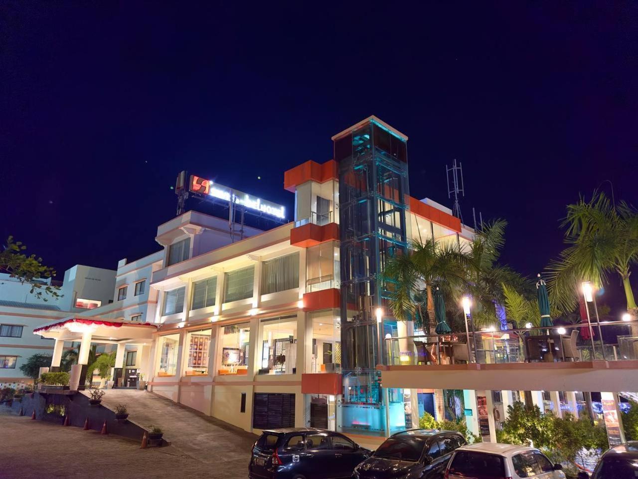 Swiss-Belhotel Silae Palu Exterior photo