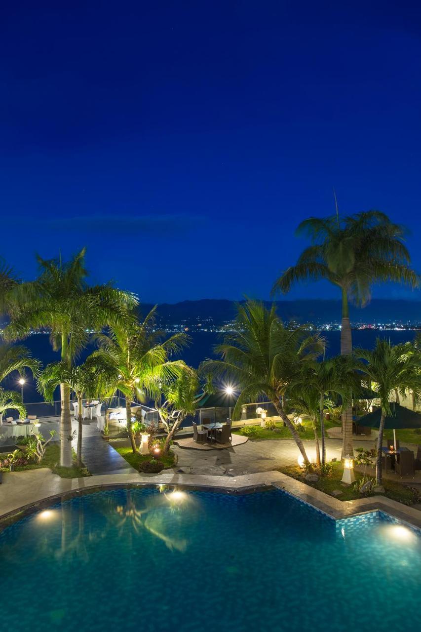 Swiss-Belhotel Silae Palu Exterior photo