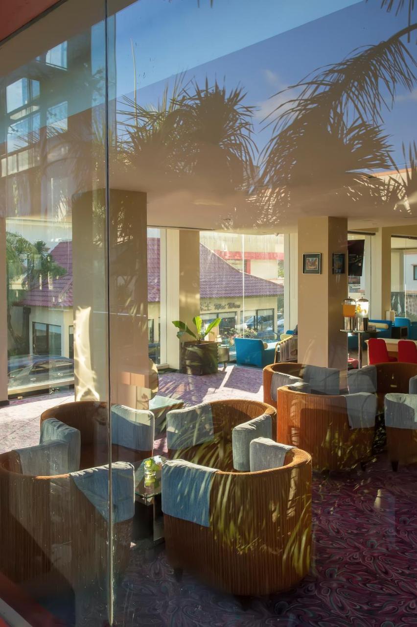 Swiss-Belhotel Silae Palu Exterior photo